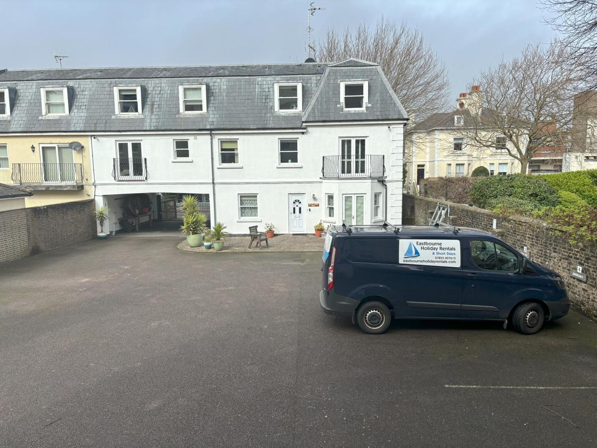 The Beach House Holiday Apartments Eastbourne Exterior foto