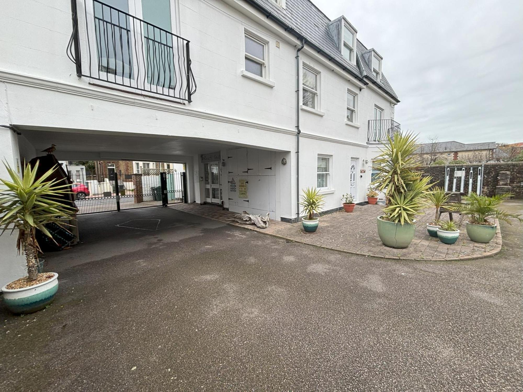 The Beach House Holiday Apartments Eastbourne Exterior foto
